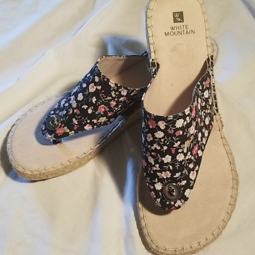 White Mountain "Beachball" Wedge Flip Flops 9